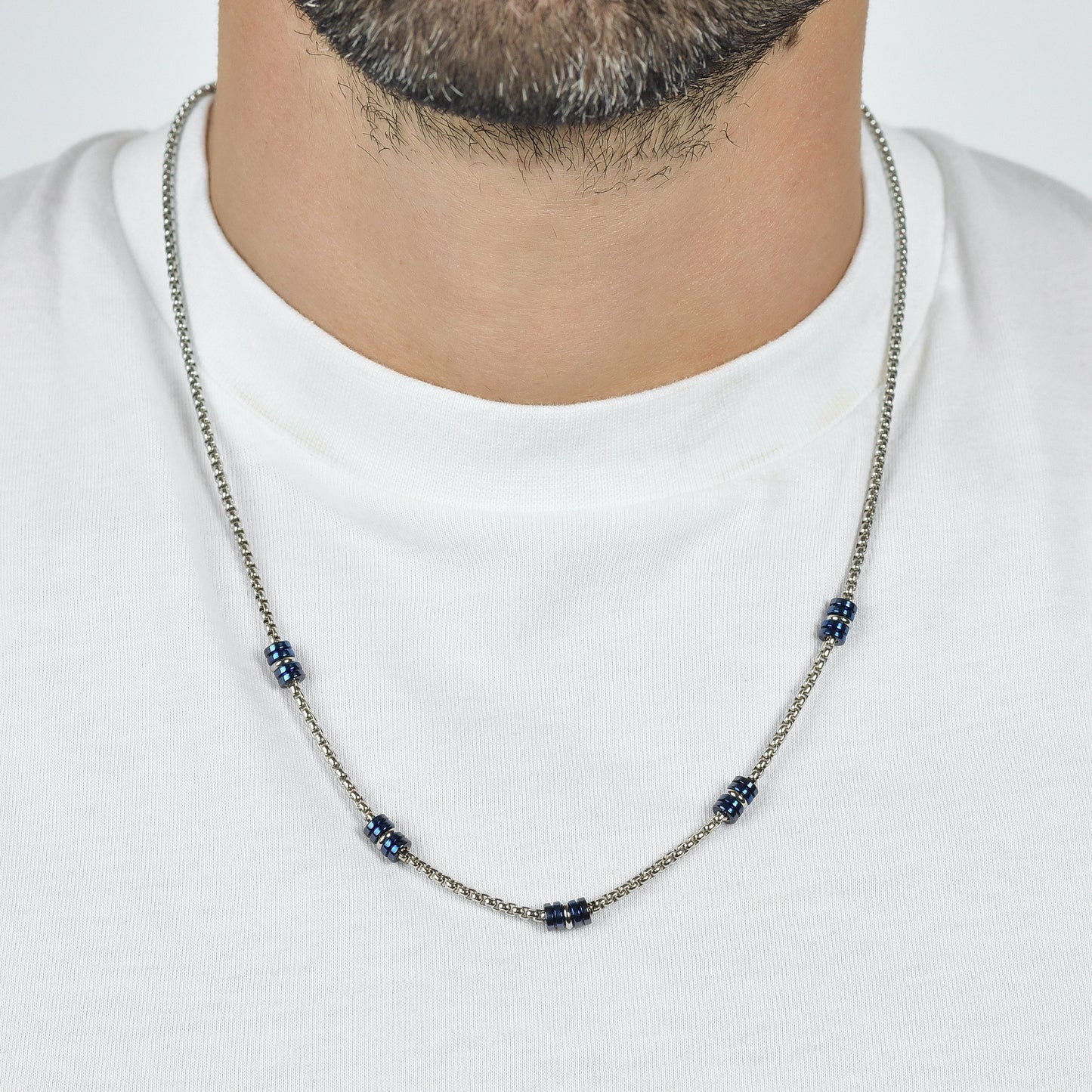 COLLIER HOMME EN ACIER AVEC ÉLÉMENTS IP BLEUS ET ARGENTÉS