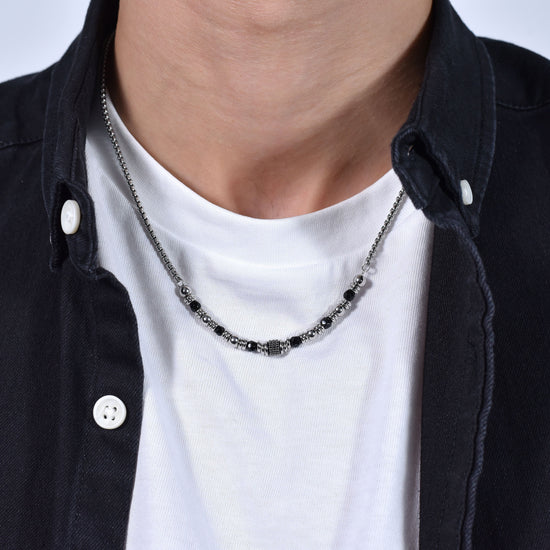 COLLIER HOMME EN ACIER AGATE NOIRE ET ÉLÉMENTS