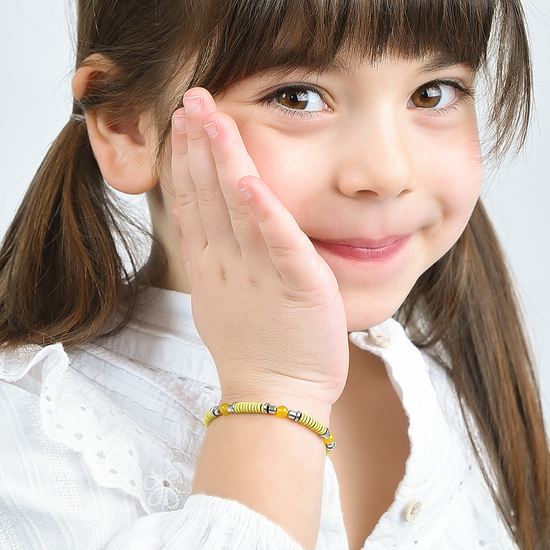 BRACELET FILLE EN ACIER AVEC PIERRES JAUNES ET ÉLÉMENTS EN ÉMAIL JAUNE