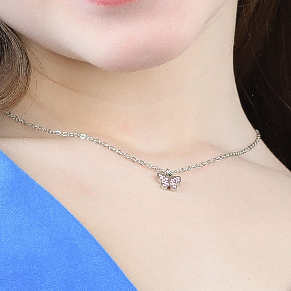 COLLIER EN ACIER POUR FILLE AVEC PAPILLON ET CRISTAUX ROSES