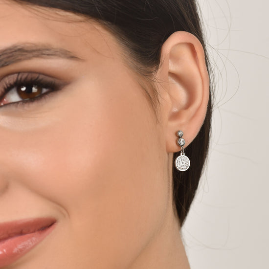 BOUCLES D'OREILLES EN ACIER POUR FEMMES AVEC ÉLÉMENT EN CRISTAL BLANC