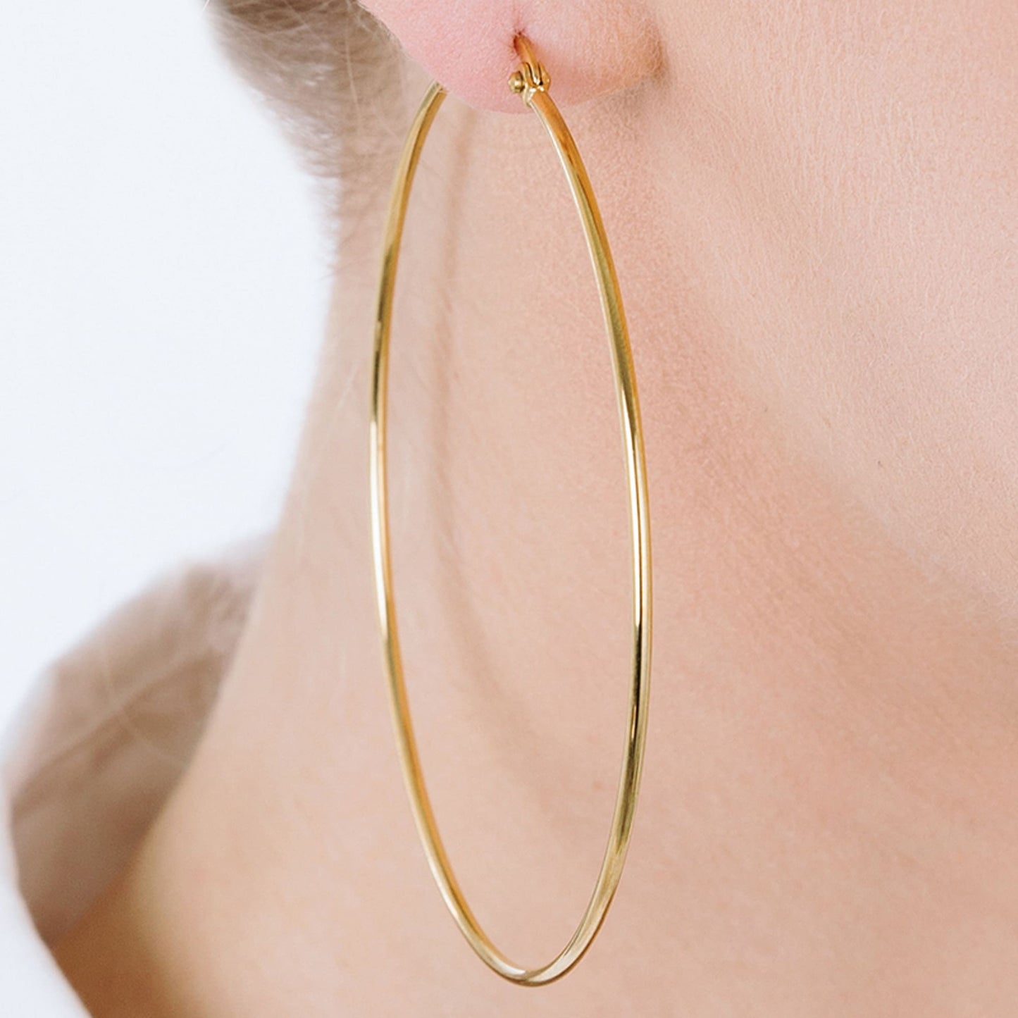 BOUCLES D'OREILLES CERCLÉES EN ACIER DE 63 MM DE DIAMÈTRE POUR FEMMES